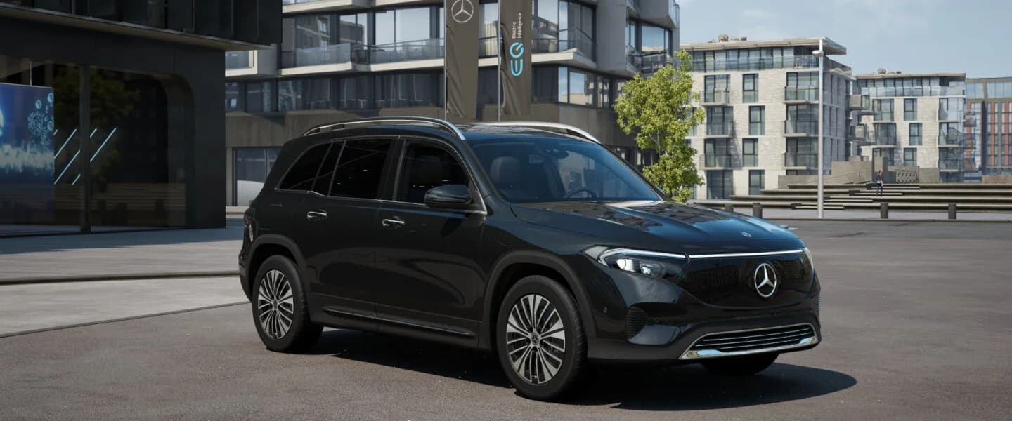 Mercedes EQB 300 4MATIC SUV view 1