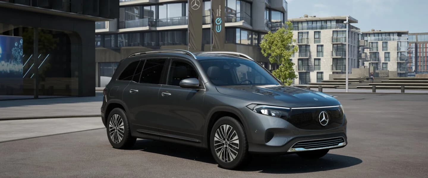 Mercedes EQB 300 4MATIC SUV view 2