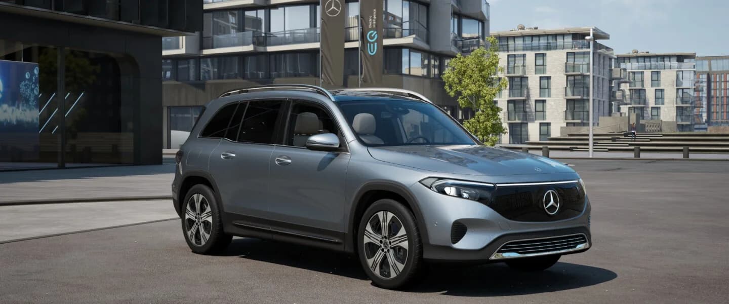 Mercedes EQB 350 4MATIC SUV view 1