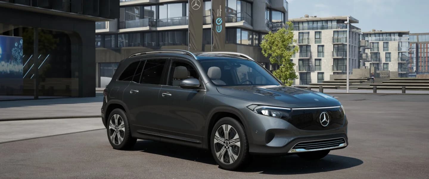 Mercedes EQB 350 4MATIC SUV view 2